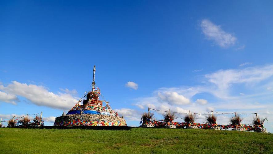内蒙古巴彦呼硕大草原,唱一曲《敖包相会》,做一天草原人