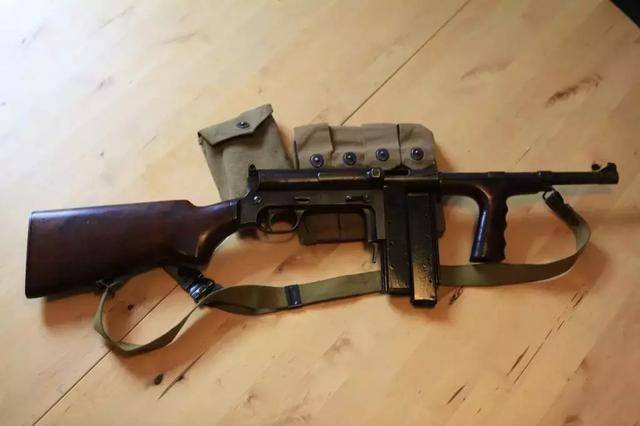 领先世界10年!民国最先成建制装备冲锋枪?每个班两支