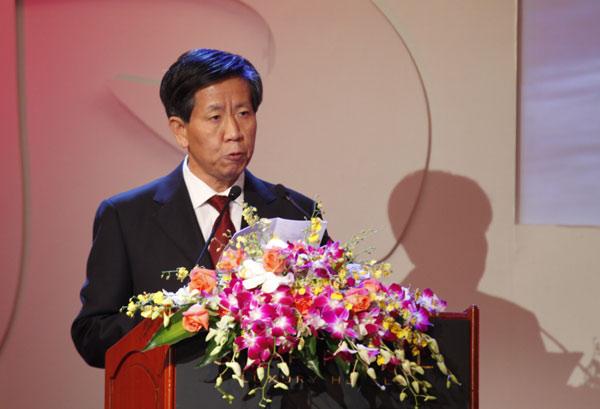 王三堂,男,汉族,1954年5月生,河北省平山县人,1973年12月入党,1974年2