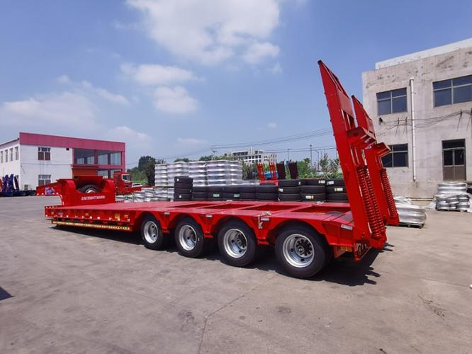 四线八轴低平板半挂车