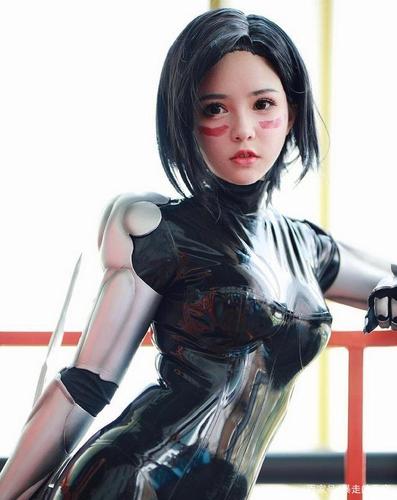 《战斗天使:阿丽塔》cos超级美丽