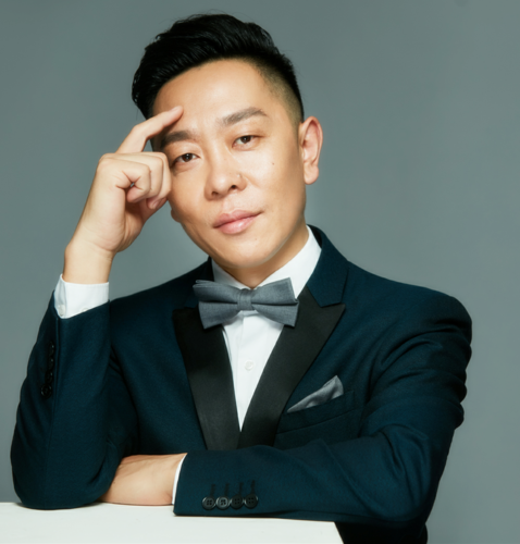  p>浩宇,歌手出生在内蒙古乌兰察布商都县,受父亲熏陶从小就展现出对