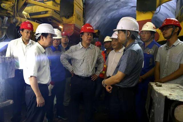 黔张常铁路公司董事长徐建军检查局张吉怀铁路项目肯定中铁五局隧道