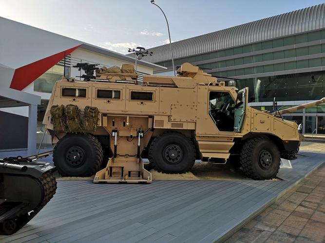 新型6x6重型轮式装甲车 在上一代6x6轮式装甲车如vab和wmz551等逐渐被