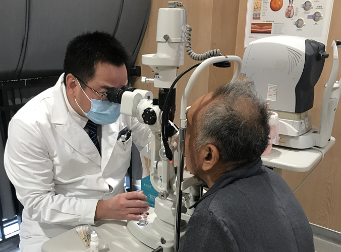 6 厘米人工泪管留在眼部 2 年没取,小毛病变大问题了