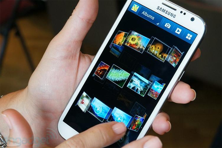 5.5英寸720p屏幕 四核三星galaxy note2发布