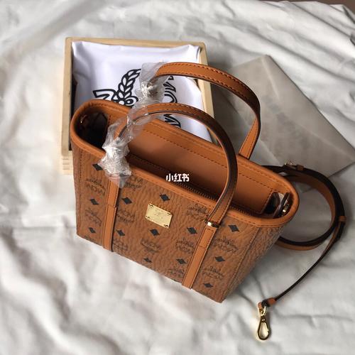 mcm2020新款菜篮子_mcm怎么样_肩带_搭配_mcm菜篮子_时尚_箱包