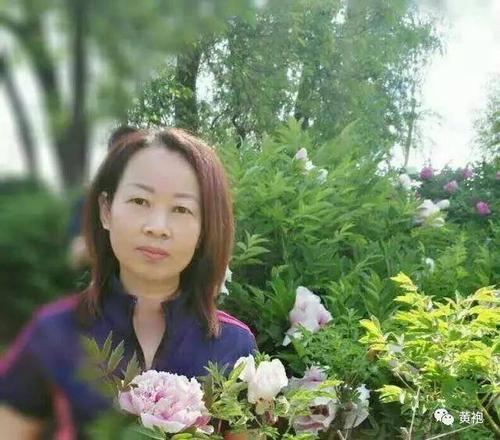 妩烟,原名王芳,甘肃临洮人氏.自幼喜欢诗词和古典文学. 平台声明