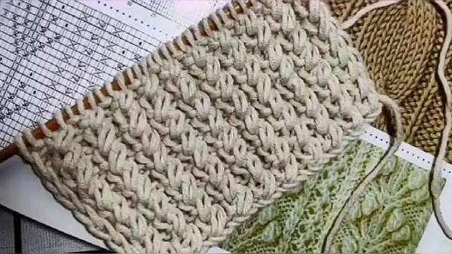 针织:棒针花型的编织,鱼骨针的织法:3针一朵花!