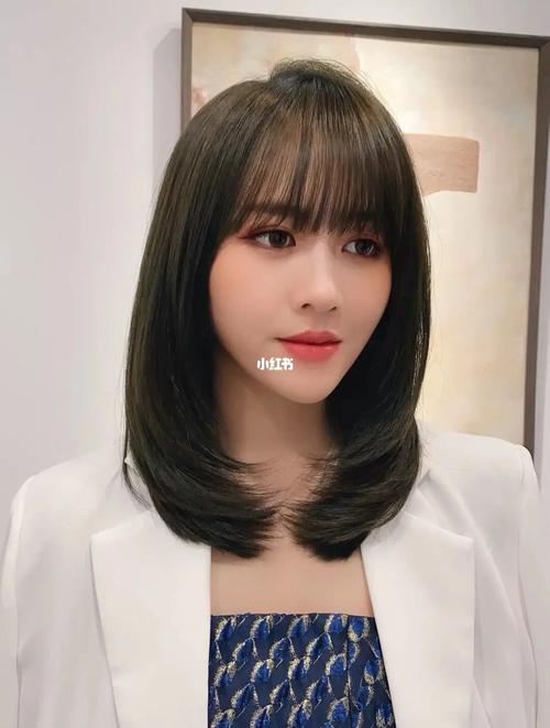 中长发~适合脸圆脸大集美_中长发_圆脸_发型_染发_烫发_桂林烫发哪里