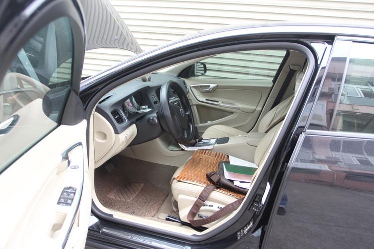 沃尔沃-s60 2012款 1.6t drive 舒适版