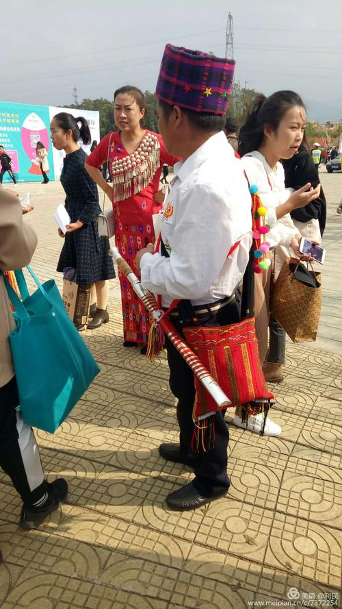 云南德宏州芒市景颇族国际目瑙纵歌节文艺汇演广场