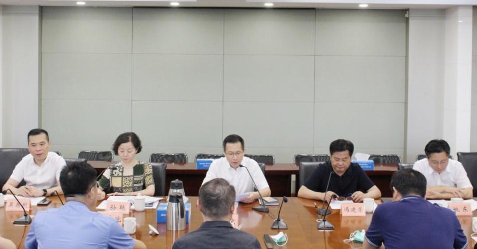姚东任区委政法委