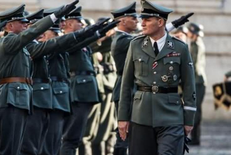 德国国防军和党卫军有何区别?他们的战斗力在战争中