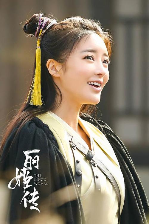 2000x2998                                   张璇