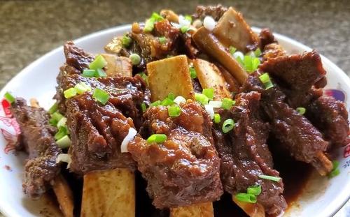 原创爱吃牛排骨的收藏了,大厨教你新做法,步骤简单,软烂入味超好吃