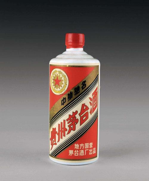 回收酱瓶茅台酒:回收1982年黄酱瓶茅台酒,回收1983年黄酱瓶茅台酒