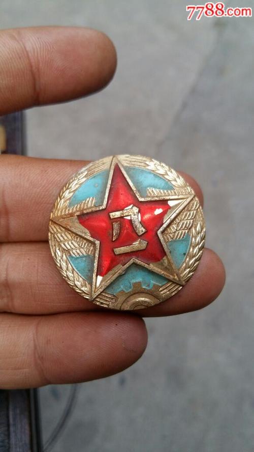 早期八一空军帽徽