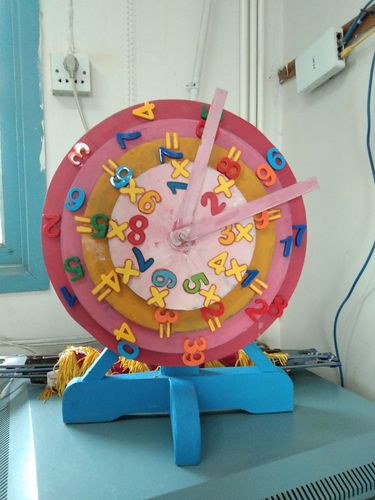 覃敏老师制作的"风火轮"数学教具在常德市自制教具比赛中荣获市级二等