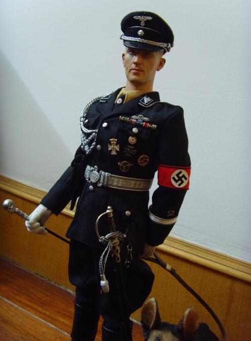 海德里希与希姆莱(武装党卫队上将制服图片更新)