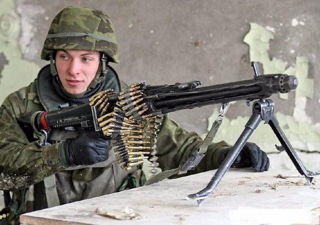 mg42机枪二战中德国机枪一哥1200发分钟的射速令人恐怖