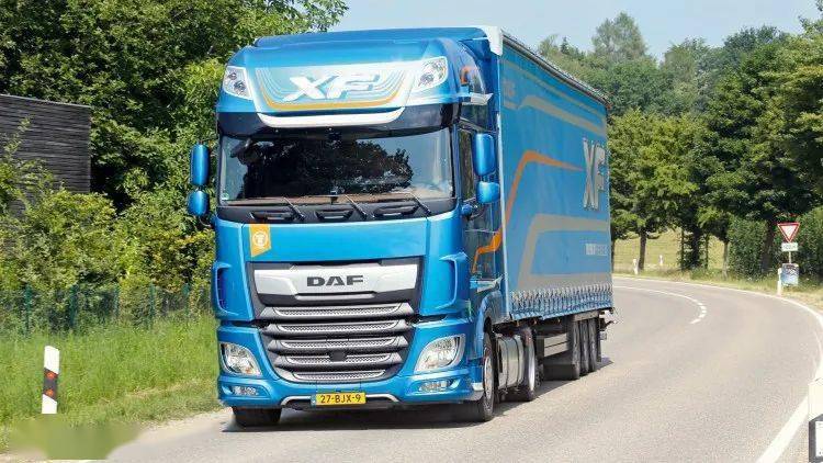 卡车怎么多拉货?扁平轮胎低鞍座,达夫xf干线运输车亮点十足