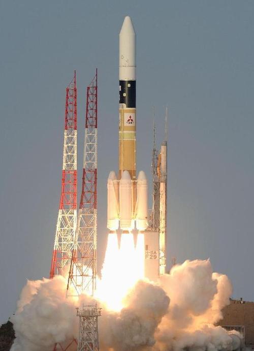 美国固体火箭发动机推力1500吨中国500吨中国凭啥世界领先