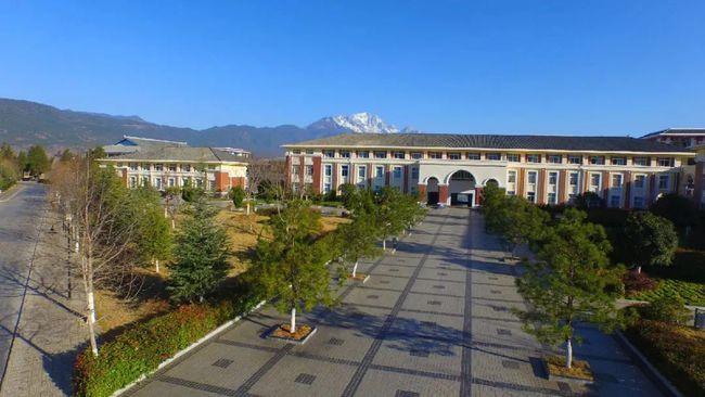 启事丽江文化旅游学院(原云南大学旅游文化学院)位于享有世界文化遗产