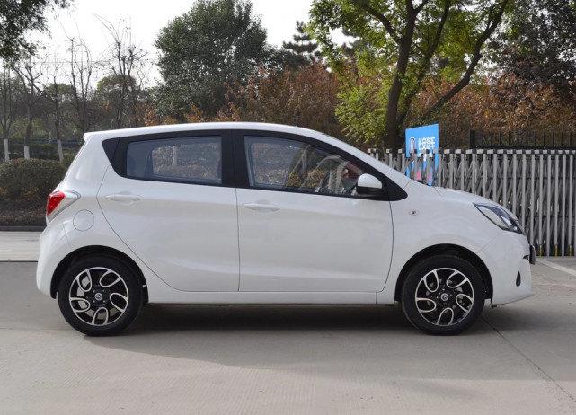 堪称国产最经典小车,车长3米7带自动挡,油耗5.3l_搜狐汽车_搜狐网