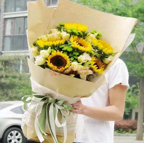 圣诞节父亲生日送什么鲜花好呢?