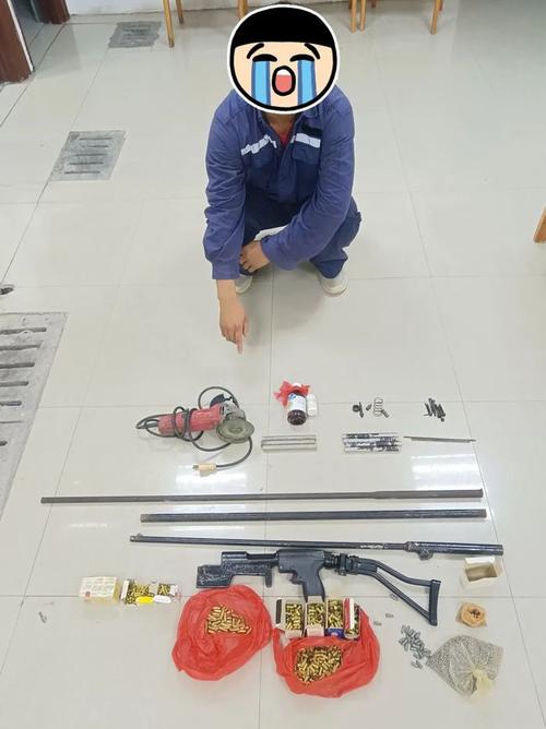 梧州岭脚镇一男子非法制造枪支还有1000多发子弹捉你没商量