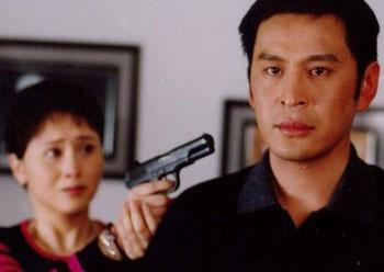 资讯报道 电视剧情 > 正文 就在江啸费尽心机,安排朱丽虹运送枪支的