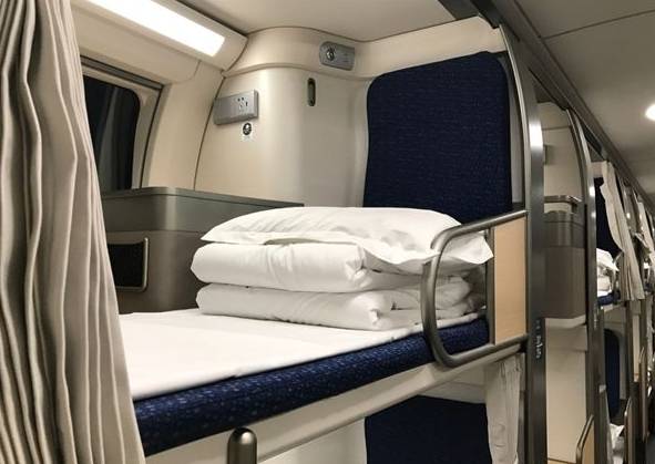 新型卧铺动车组来了,每个铺位都是包间