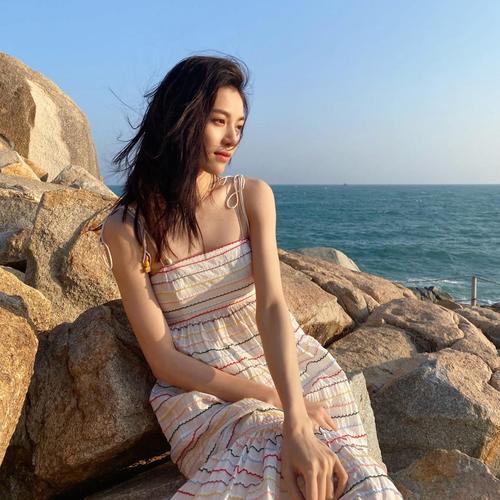 海边女生头像侧面唯美