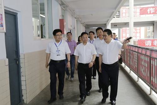 高坪区委领导视察高坪中学高考考点准备工作 -南充新闻-四川新闻网
