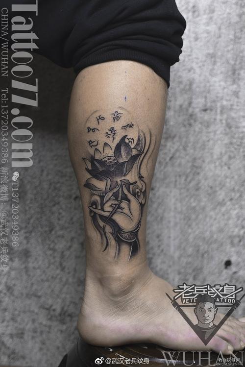 小腿佛手莲花纹身作品