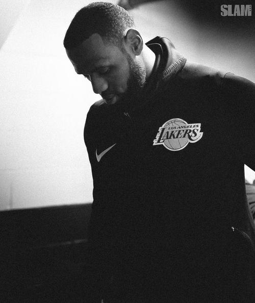 詹姆斯再登《slam》杂志封面写真