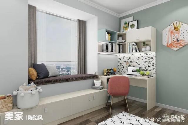 窗户边造一个飘窗柜,下面是储物抽屉,梳妆台延伸到飘窗上,扩大台面
