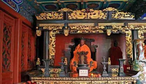 地府有十殿阎王, 但真正掌控的是"后土娘娘", 比玉帝辈分高