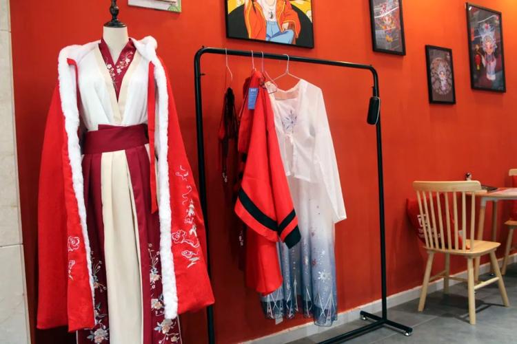 白桃乌龙一杯 (可分次使用),还可以到店试穿汉服哦