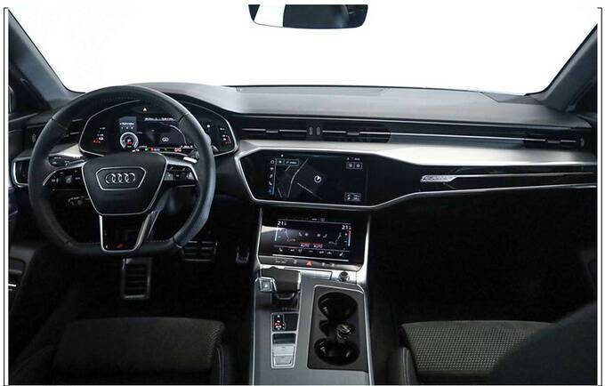 奥迪全新a6 avant实拍,三屏内饰极富科技感