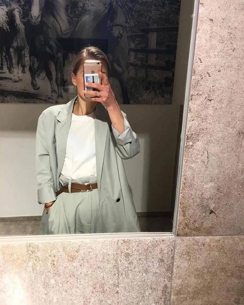 10个自拍技巧,让照片好看100倍_镜子