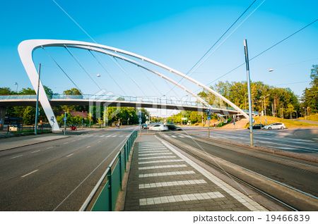 图库照片: pedestrian footbridge over street in helsinki