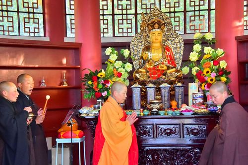 赵良玉老师骨灰在大理鸡足山佛塔寺举办安放仪式