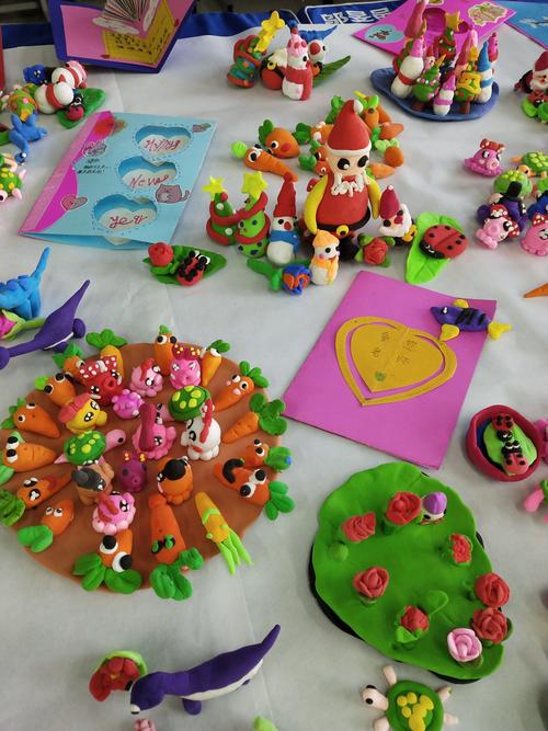长城小学一(1)班实践活动彩泥制作精彩瞬间