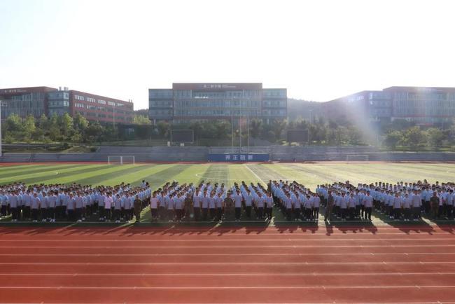 威海实验高中开学了孩子们开始住校走向独立生活的新起点