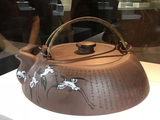 宜兴陶刻家许亦春——他为黄永玉陶刻紫砂壶