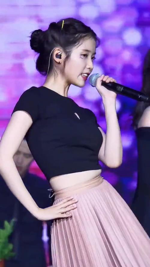 iu不只能清纯可爱,性感舞蹈也能跳到心坎里!