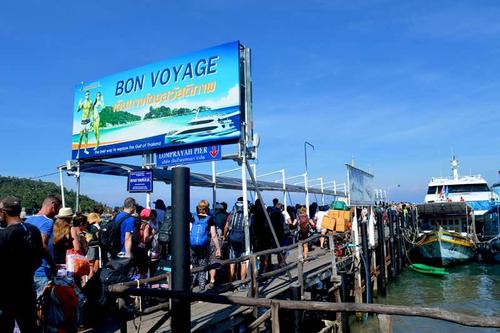 lompraya ferry line - pier, koh tao, thailand