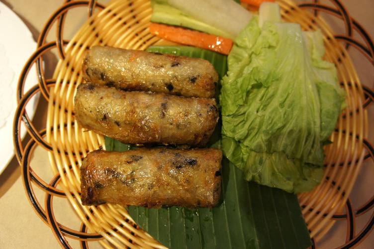 标题:越潮栈美食